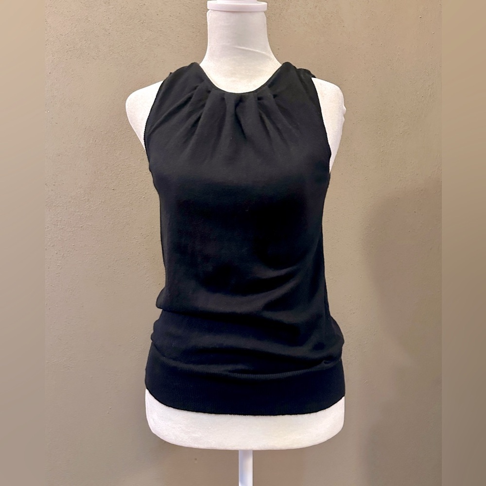 Sleeveless black cotton/cashmere sweater, XS, button closure at neck